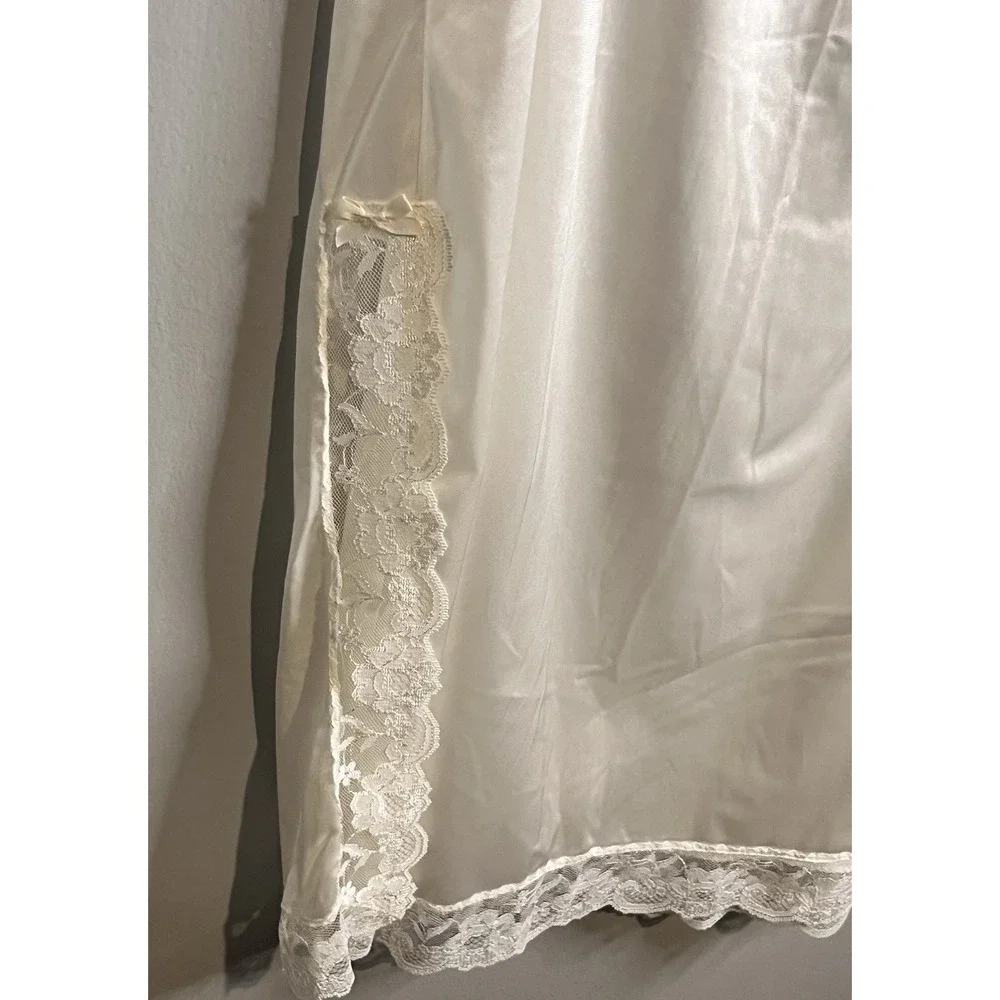 Vintage Slip Womens Large (RUNS BIG) White Nylon Lace Trim USA 90s READ